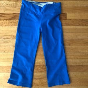 Lululemon cropped pants blue size 8
